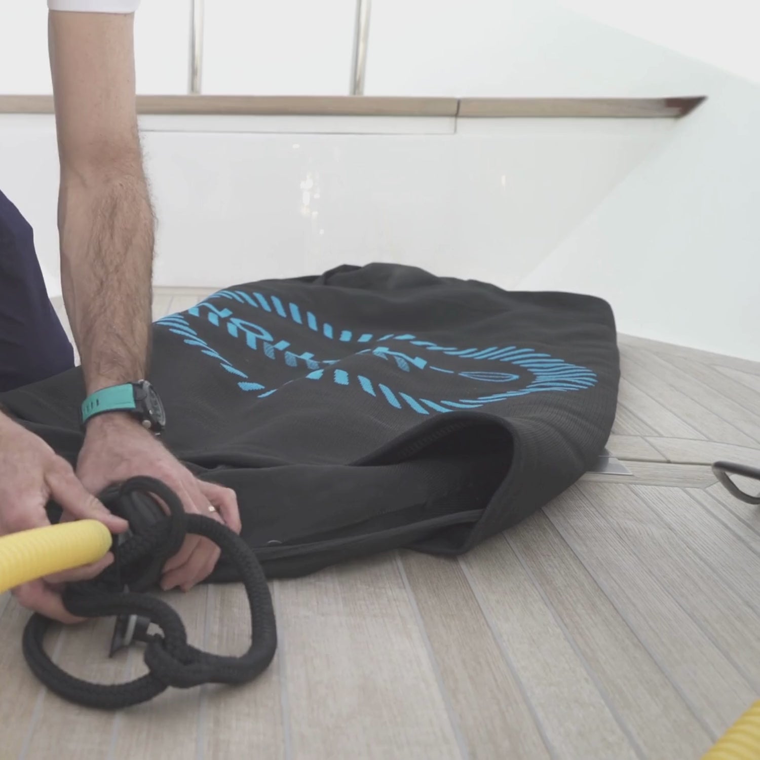 Load video: C-Fender Black